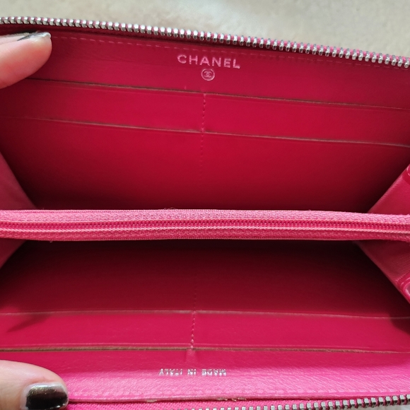 Chanel authentic zipper wallet - Picture 4 of 4